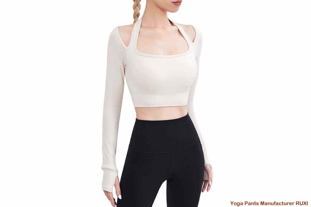 آستین کے ساتھ ڈھیلے ورزش کے اوپر